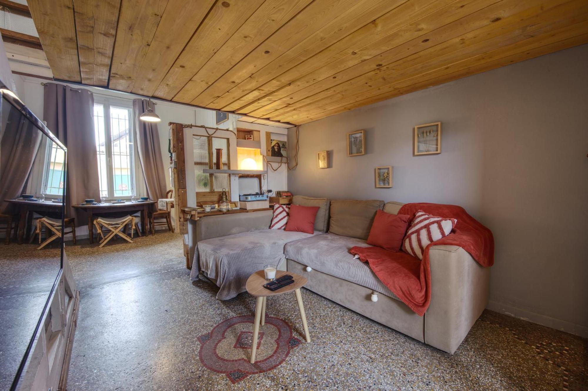 Apartment La Nimoise Avec Clim *